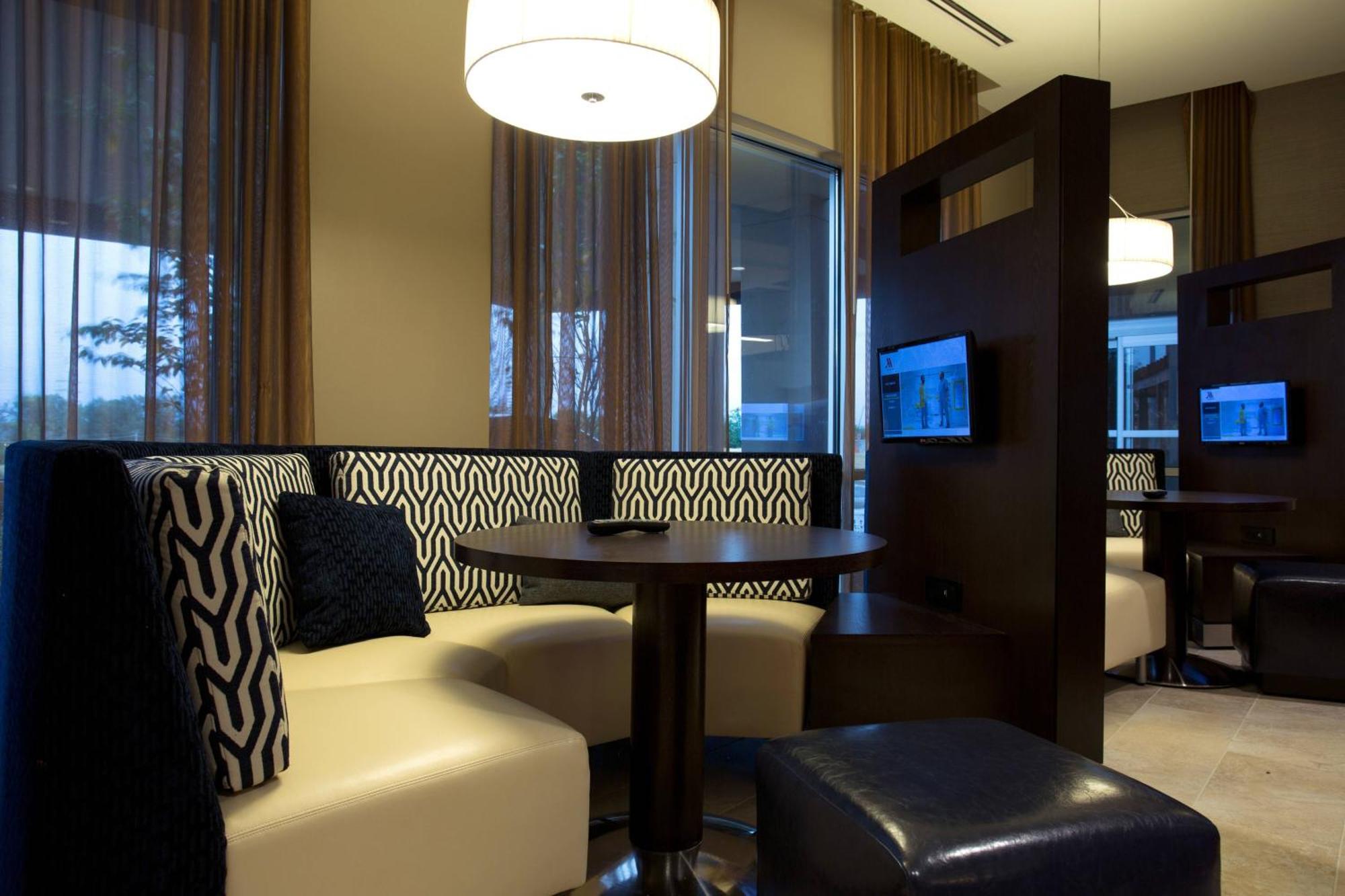 Courtyard By Marriott Starkville Msu At The Mill Conference Center Экстерьер фото