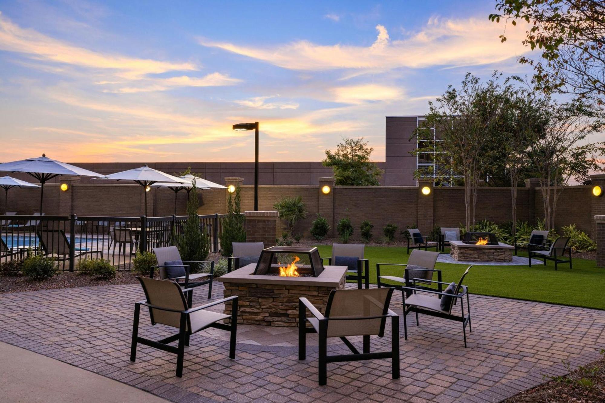 Courtyard By Marriott Starkville Msu At The Mill Conference Center Экстерьер фото