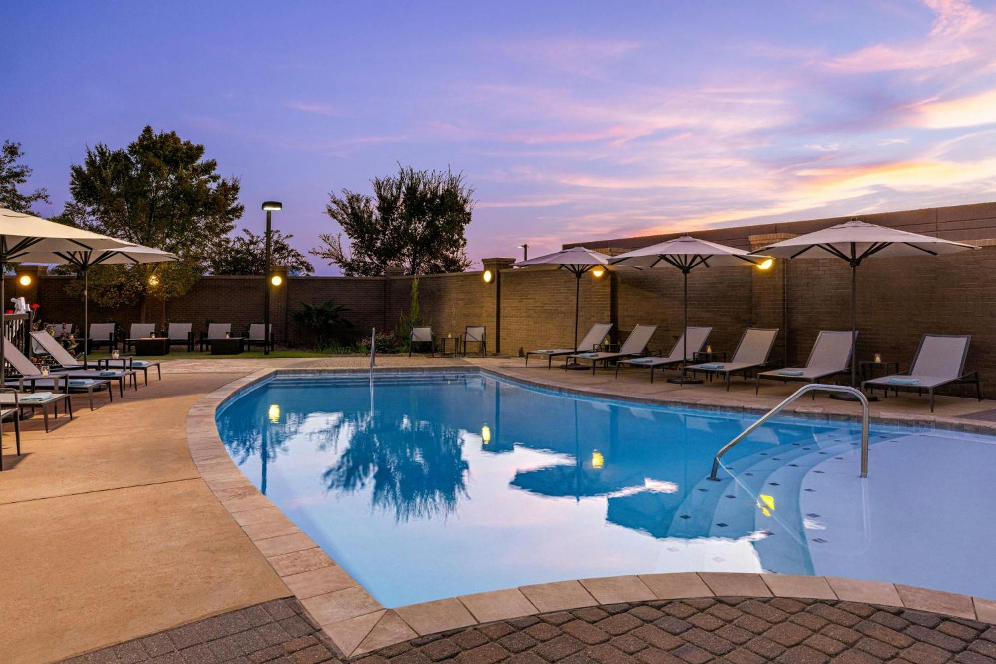 Courtyard By Marriott Starkville Msu At The Mill Conference Center Экстерьер фото
