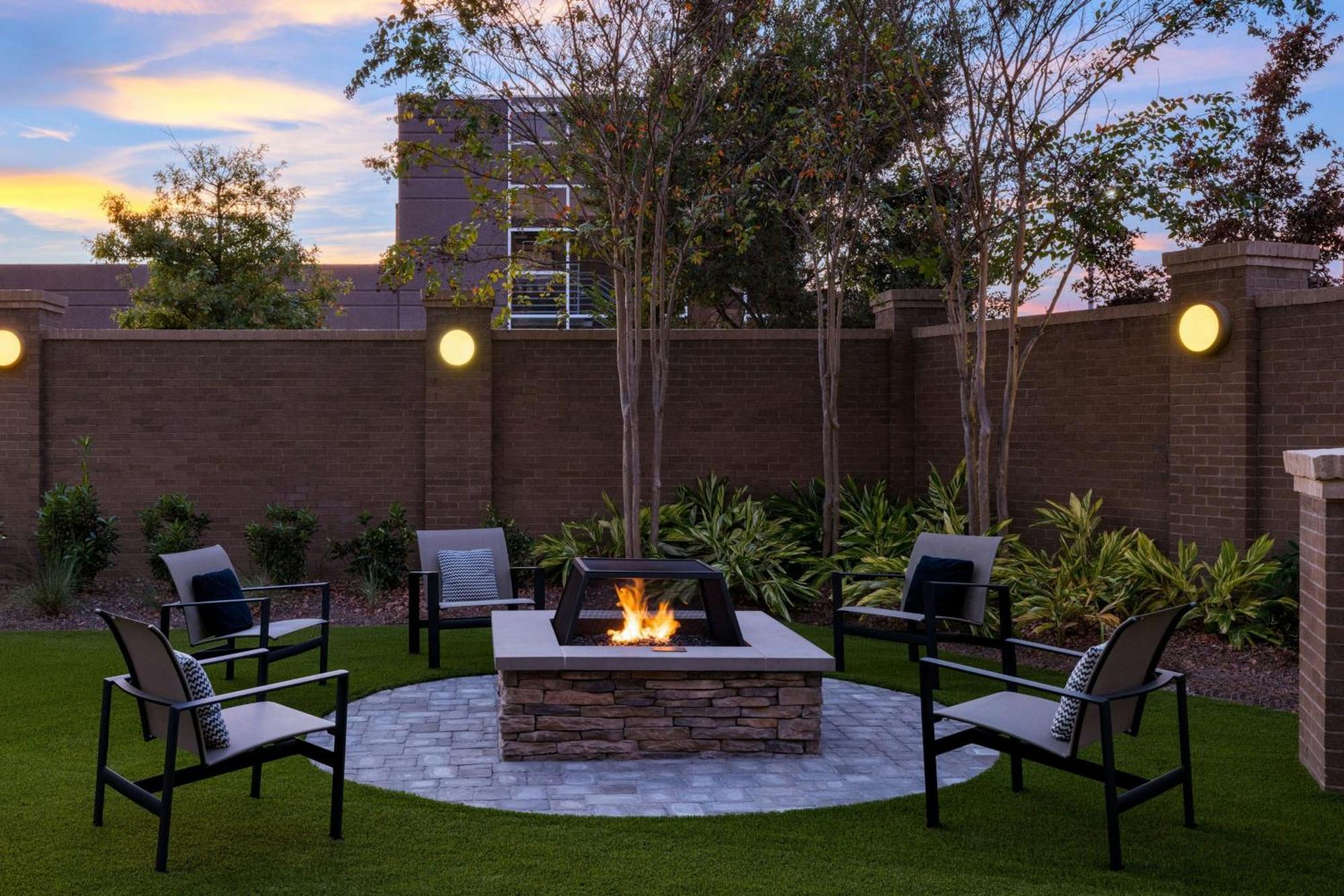 Courtyard By Marriott Starkville Msu At The Mill Conference Center Экстерьер фото