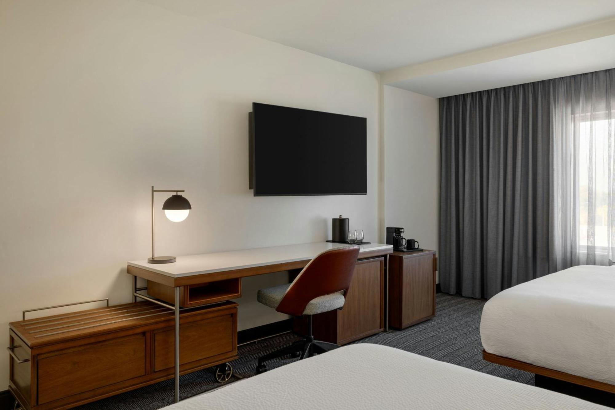 Courtyard By Marriott Starkville Msu At The Mill Conference Center Экстерьер фото