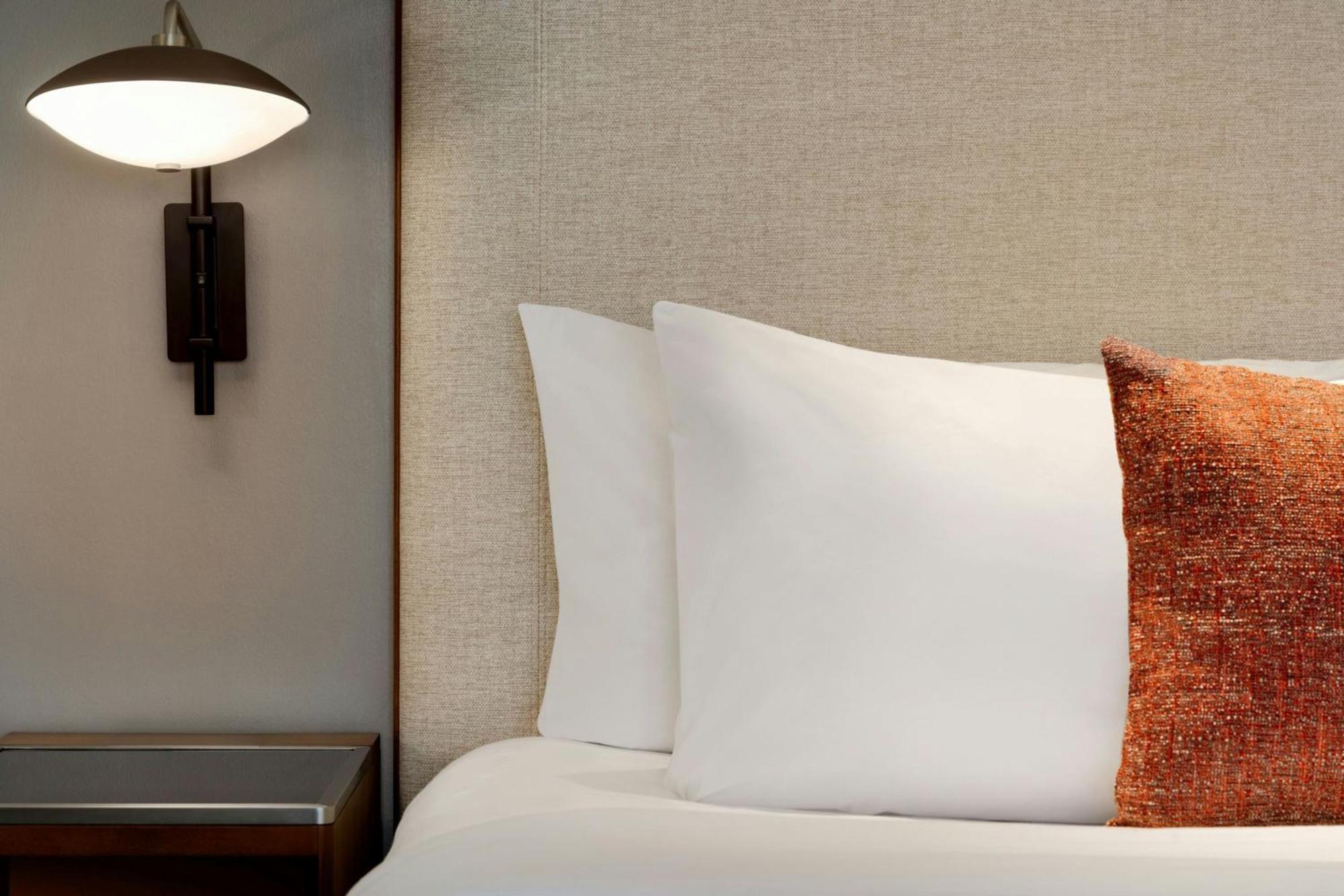 Courtyard By Marriott Starkville Msu At The Mill Conference Center Экстерьер фото